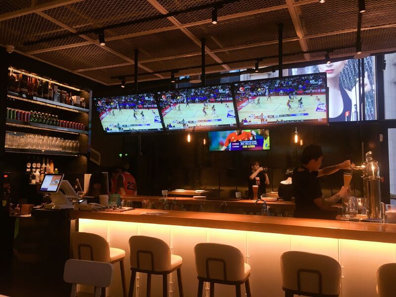 漫漫长夜酒肉池林还超多高颜值的小哥哥和小姐姐哟