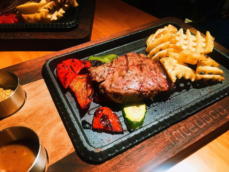 漫漫长夜酒肉池林还超多高颜值的小哥哥和小姐姐哟