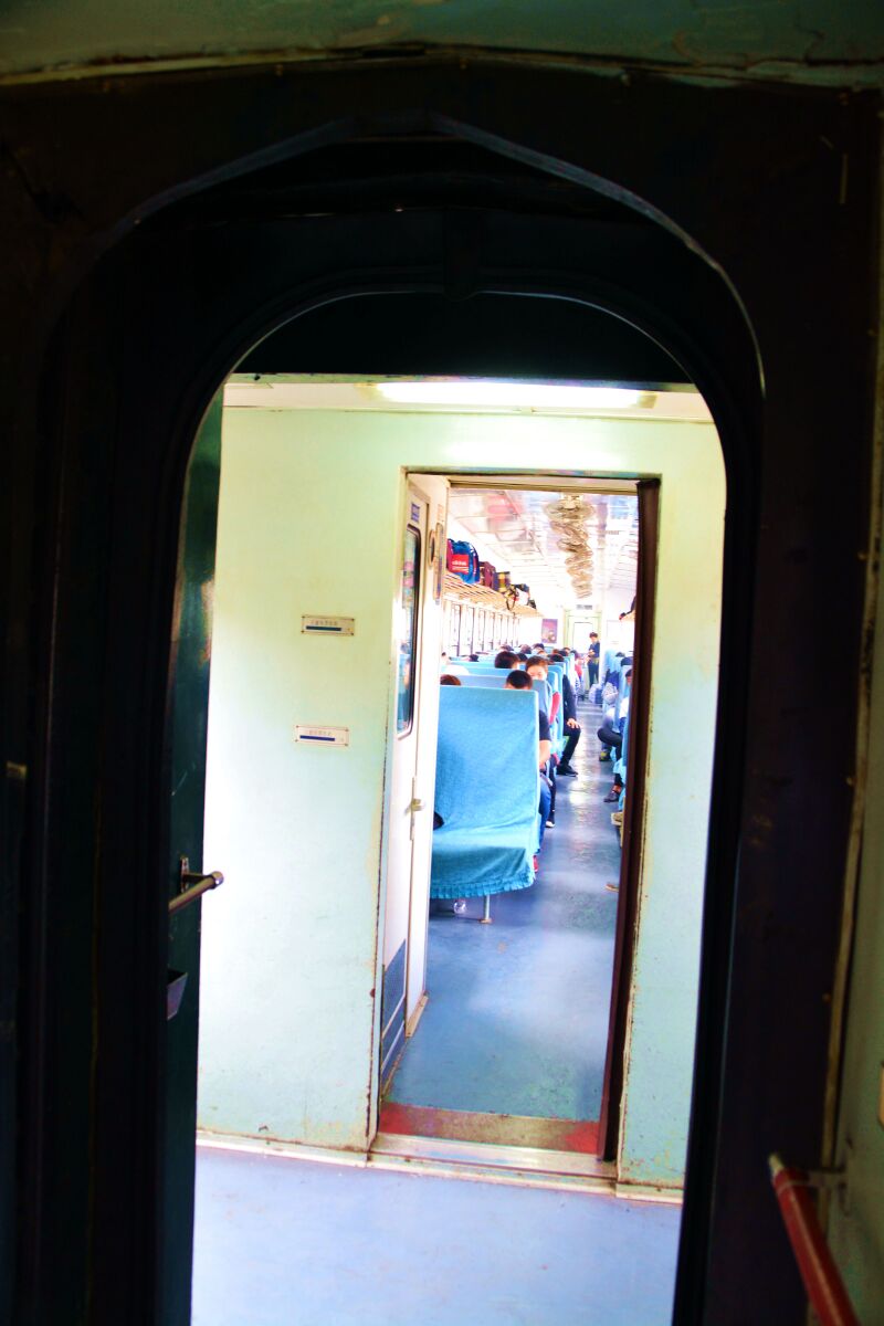 我们从沈阳乘坐特快列车到达长春,t309每人