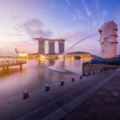 merlion fountain and marina bay at sunrise, Singapore