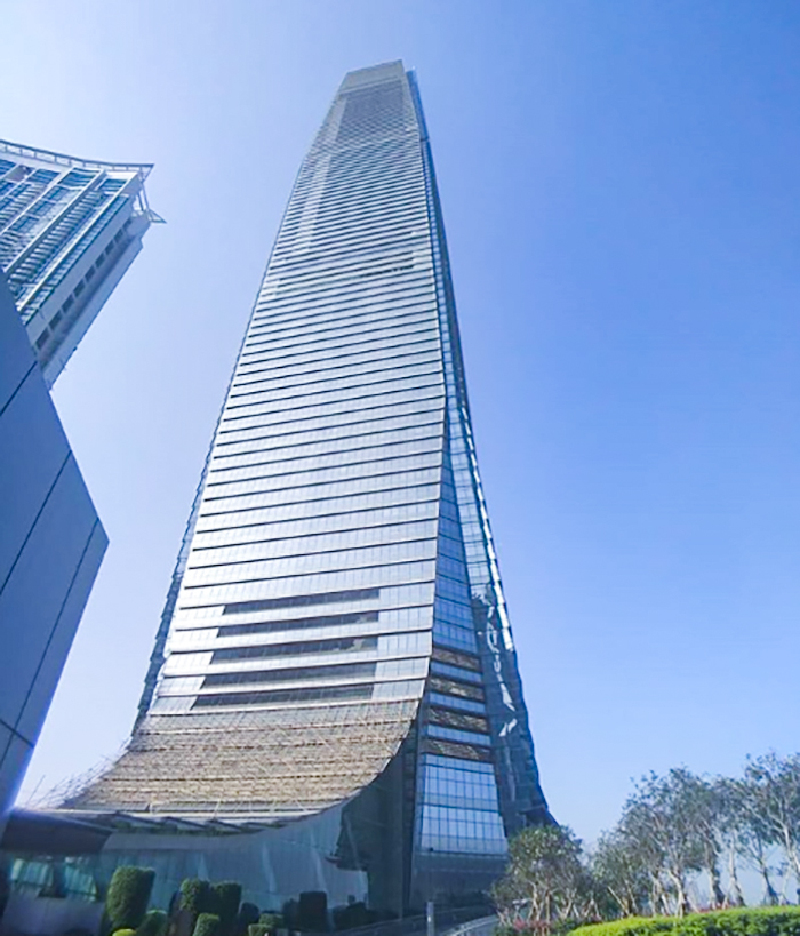 这栋就是香港icc大楼,今天的主角天际100香港观景台就在它的100楼,是