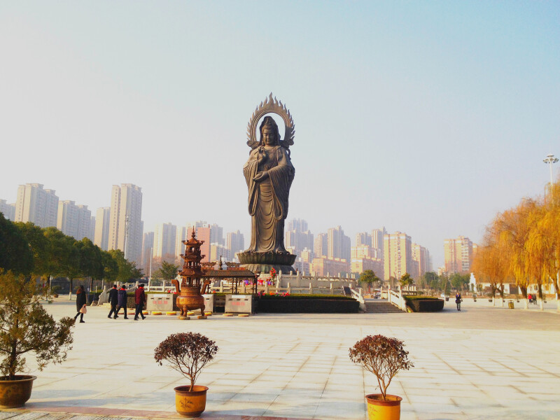 归元寺                      寺院大佛