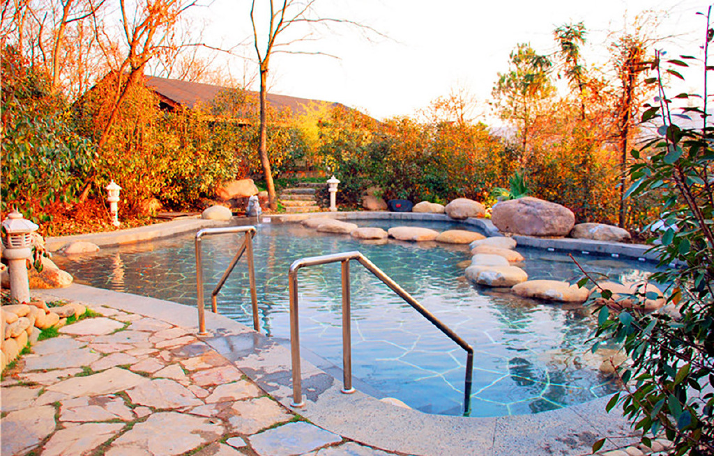 南京汤山颐尚温泉1日游生态益寿地温泉养生馆丨纯玩无购物丨门票全含