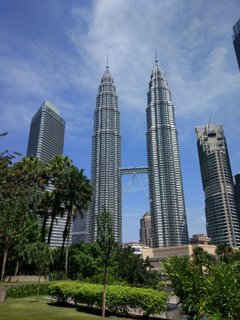 双子塔国家皇宫云顶娱乐城上云顶,坐缆车云顶清晨的云顶雾海茫茫.