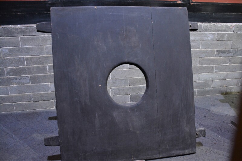 门房处,有衙门刑具展 以图片,文字,实物的形式向游客介绍了古代的刑罚