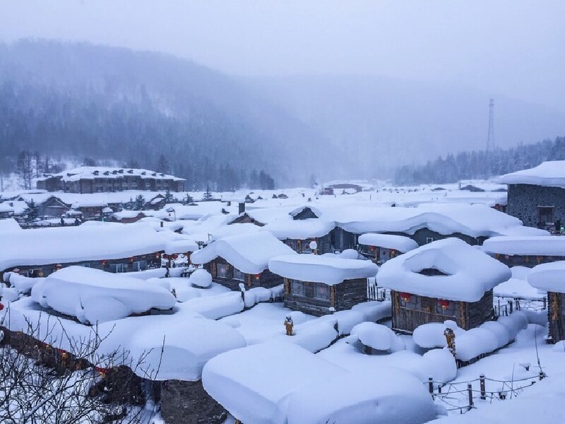 幸运的,在日落时分, 亲眼目睹 雪乡 从白天
