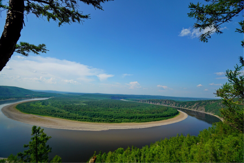 金湾银湾鸟瞰图,阿木尔林业局提供4,萨素布军马场萨素布军马场,占地