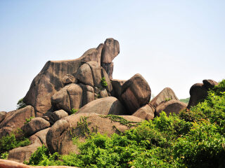 巨石山