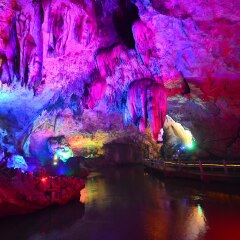 万华岩溶洞旅游风景区