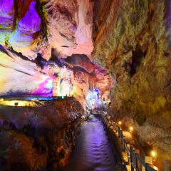 万华岩溶洞旅游风景区