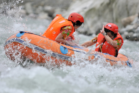 <巴厘岛机票+当地4晚6日或5晚7日游>直飞，蓝梦岛双岛出海，2晚别墅2晚海边五星酒店，含阿勇河漂流、精油SPA、穆丽雅下午茶大礼包