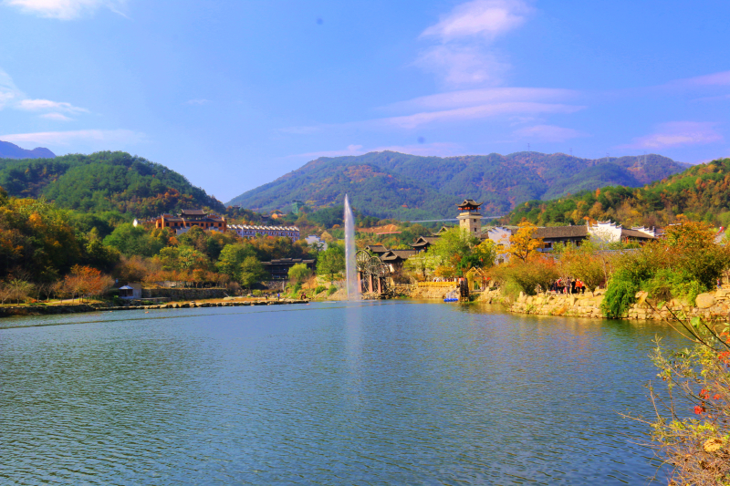 琼山秀水仙境地浪漫情怀别样天锦里沟秋色美续