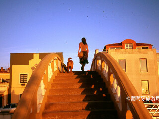 阿维罗运河中心