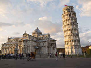 比萨斜塔
