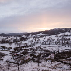 冬季的中国北部山村，蛤蟆坝