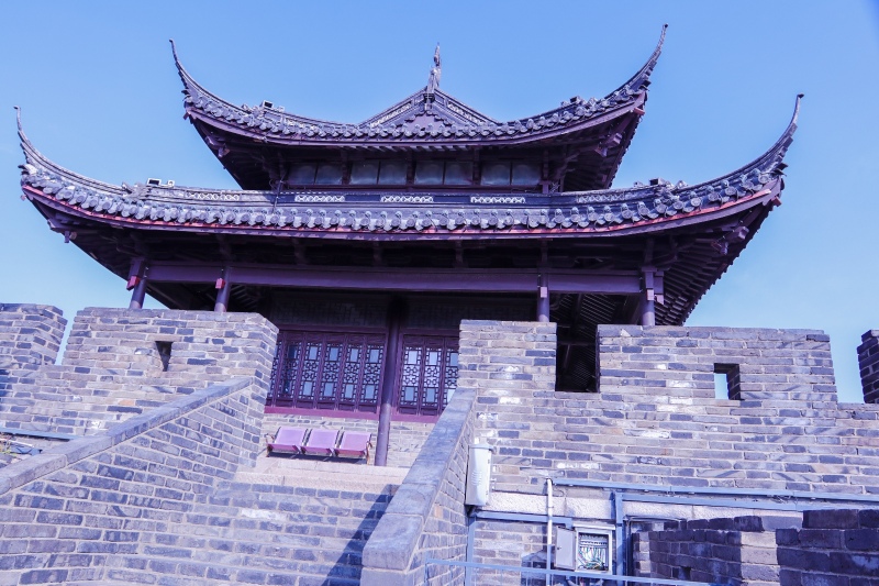 墓冢,诸如尚末仲雍墓,春秋言子墓,元代大画家黄公望墓,"画圣"王石谷墓