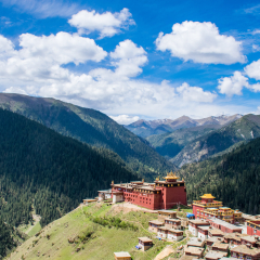 Palpung Monastery of Kague linage in hidden mountain valley in the mountain of Kham. Dege County, Garze Tibetan Autonomous Prefecture. Sichuan, China.