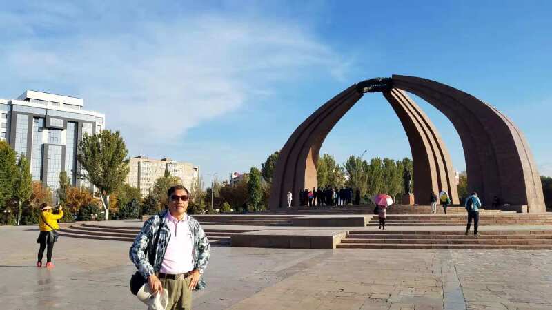 比什凯克胜利广场