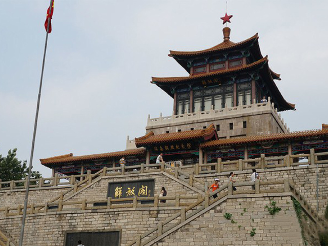  济南明府古城 趵突泉 芙蓉街 黑虎泉 解放阁1日游>