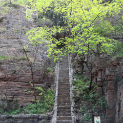 This is China henan luoyang Diane meishan world geological park, longtan gorge scenic waterfall and running water.
