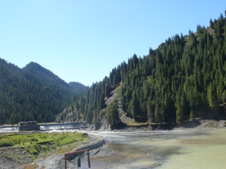 乌鲁木齐天山大峡谷