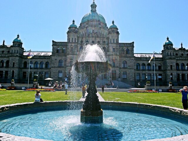 加拿大温哥华维多利亚1日游 含宝翠花园门票 