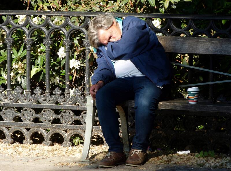 游客走累了,可以在这里休息.