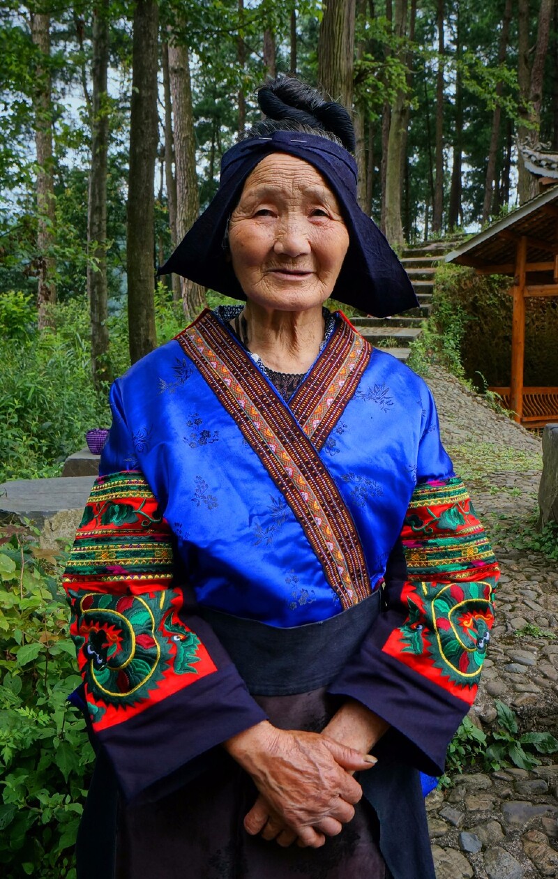 巴拉河畔长裙苗-载歌载舞南花苗寨