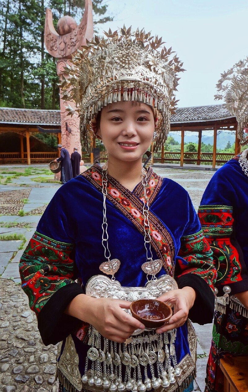 巴拉河畔长裙苗-载歌载舞南花苗寨_贵州游记_途牛