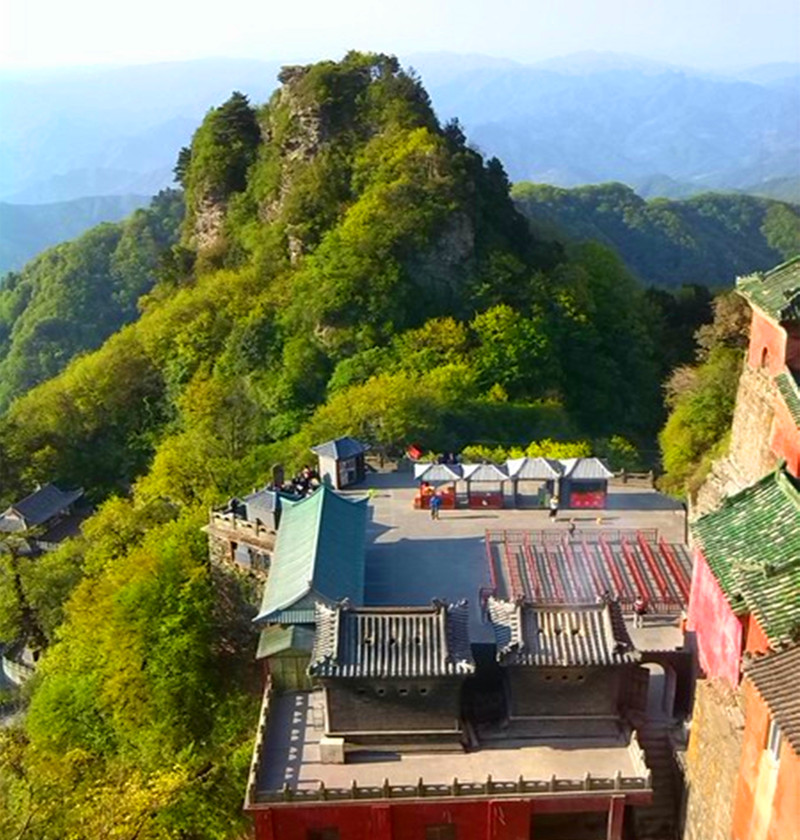 2,景區大門處觀光車分3個站點:1,太子坡;2,瓊臺;乘索道的朋友,工作