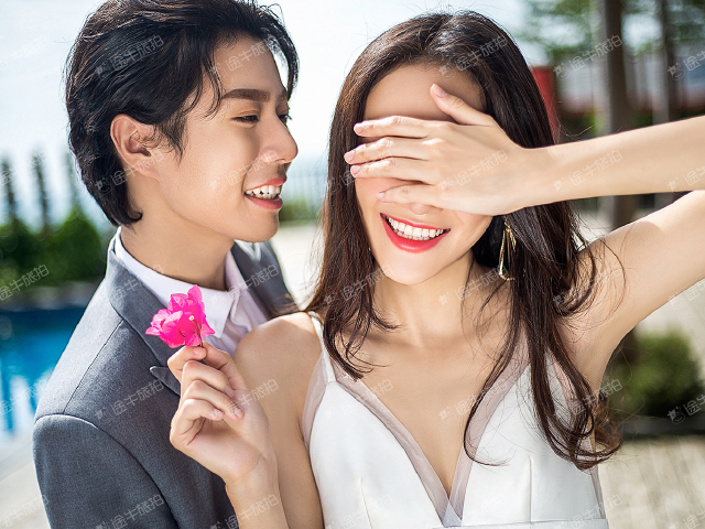 三亚婚纱摄影非诚勿扰套系,5服5造,50张精修,鸟