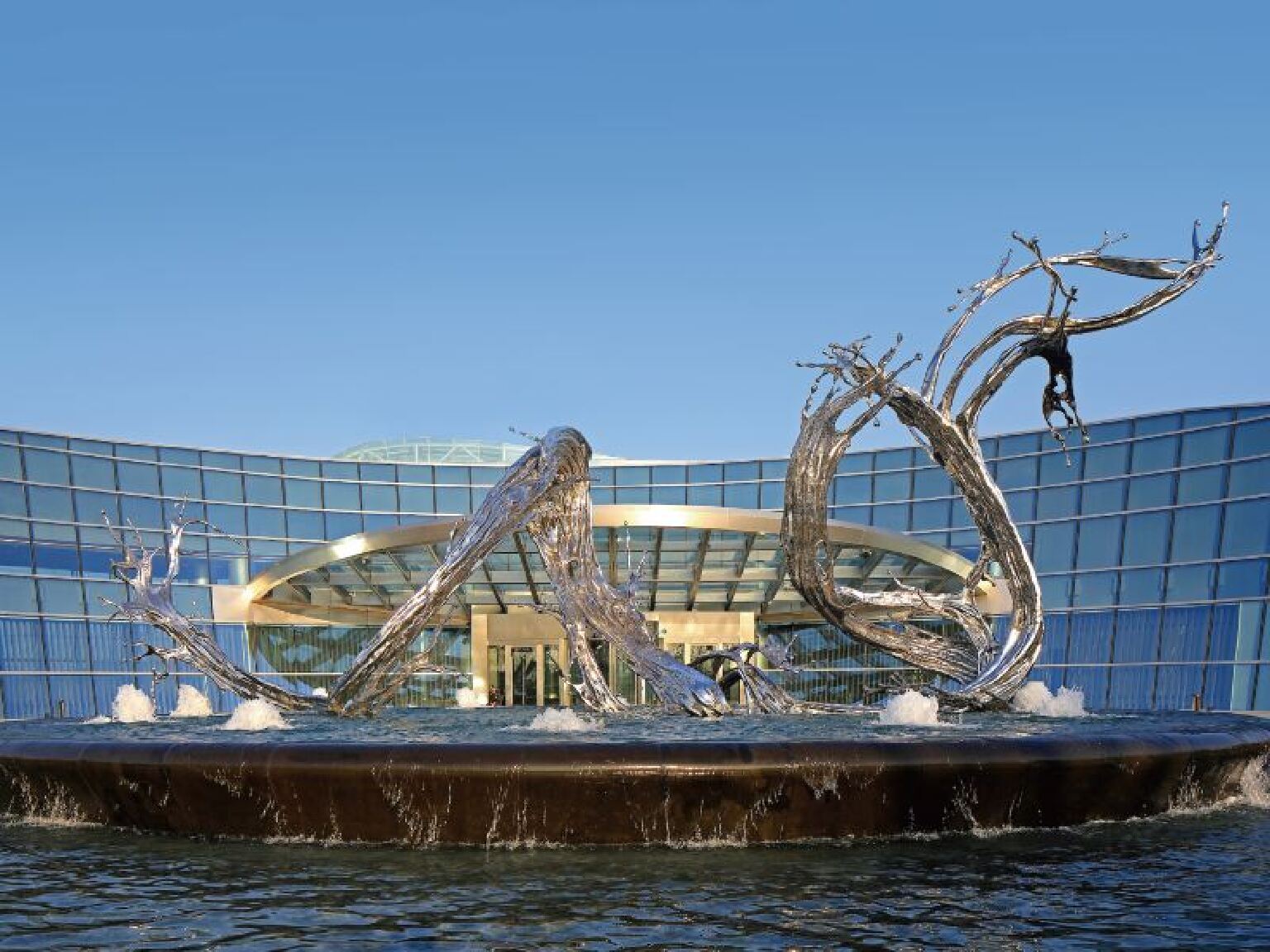 上海佘山世茂深坑酒店23日自驾游独特的建筑风格亲子度假乐园光影水幕