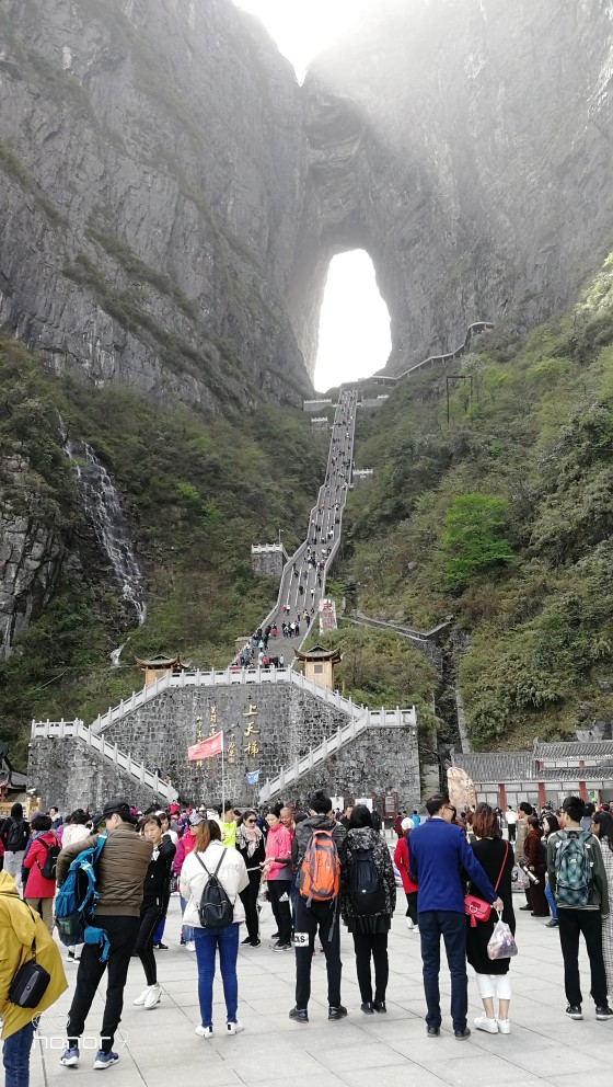  張家界-玻璃橋-天門山-玻璃棧道火車4日遊>長沙火車站接/漫步玻璃