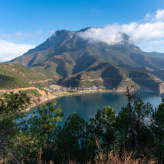 云南泸沽湖 格姆女神山 日出时分