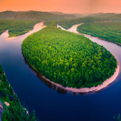 航拍额尔古纳白鹿岛全景图