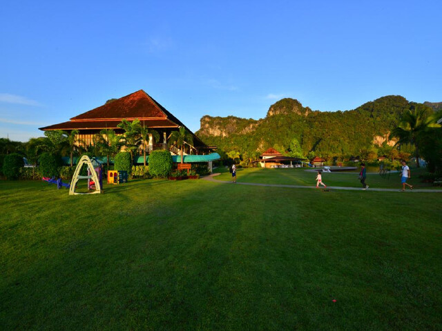  泰国-普吉岛机票 当地6或7日游>0自费仅1店,指定2晚五星博森山庄泳池