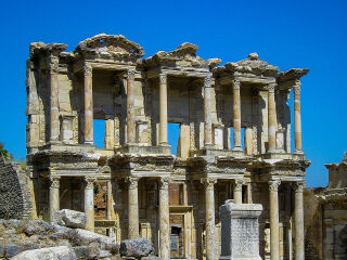 塞尔苏斯图书馆