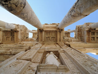 塞尔苏斯图书馆