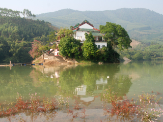 浮山
