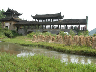 回澜风雨桥