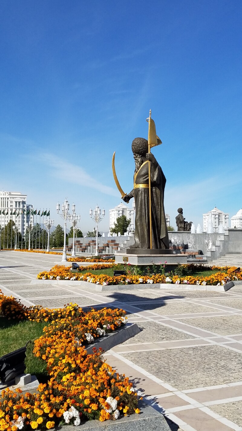 土库曼斯坦一个另人刮目相看的白色国家