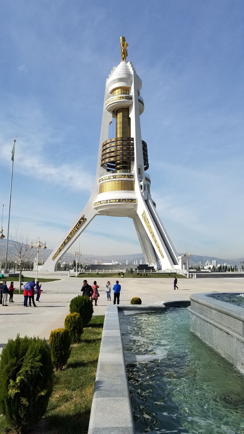 土库曼斯坦一个另人刮目相看的白色国家