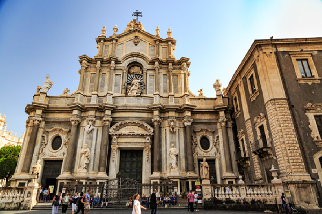 圣阿加塔大教堂是卡市的主教堂