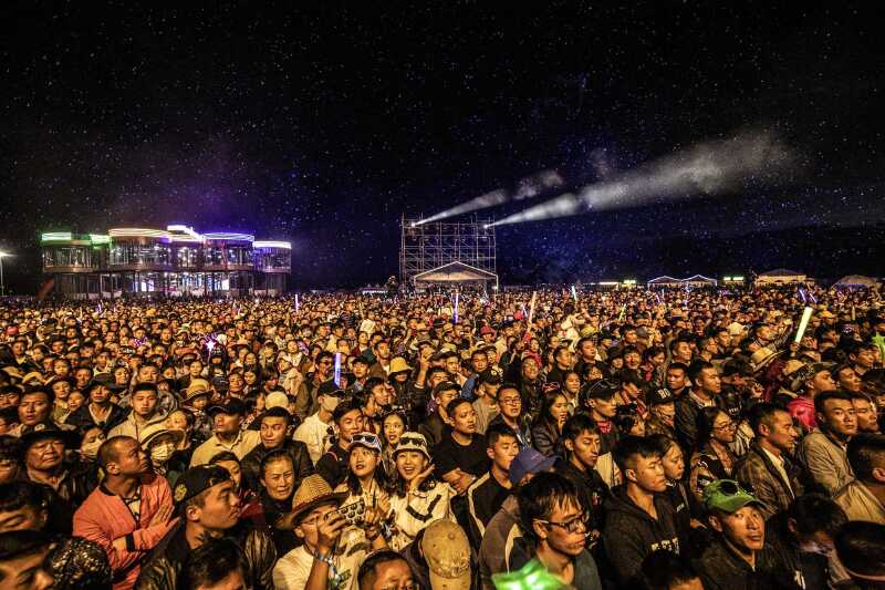 当音乐遇见红原,万人大狂欢嗨不停!