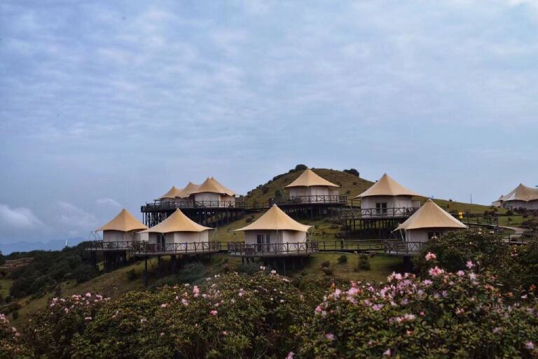 六盘水酒店预订 盘县乌蒙大草原故艾蒙帐篷营地