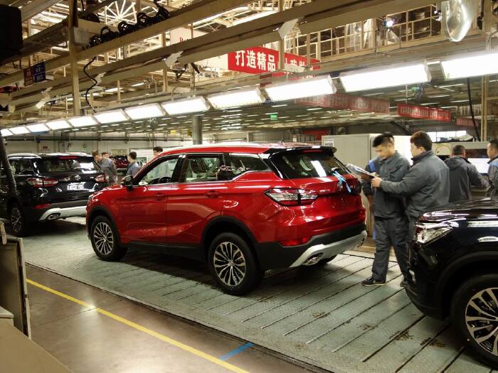 【首发】参观华晨中华总装工厂