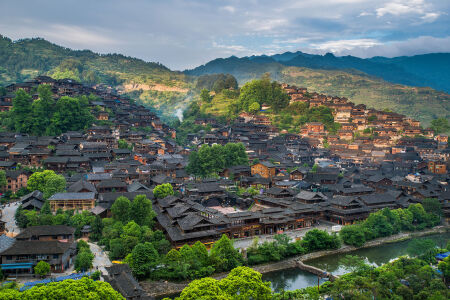 <贵州高铁3日游>天天发团 贵州黔东南全景 堂安梯田 肇兴侗寨 岜沙苗寨 黄岗侗寨 纯玩0购物 24小时接送 全程特色客栈 东莞往返