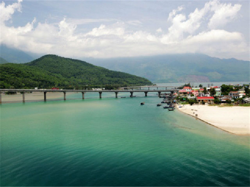 越南岘港3晚4日游 上海VN直飞+海边五星酒店