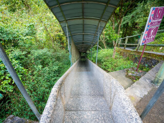 古龙山峡谷漂流
