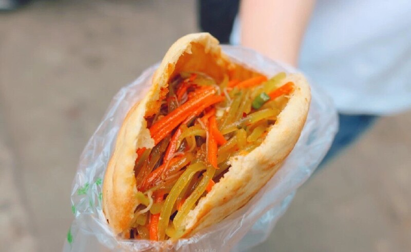   (三丝锅盔,也还不错)